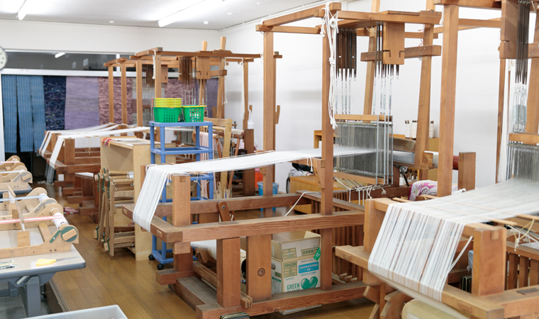 The Shinjo Kame-aya Ori Weaving Preservation Society Workshop Hata-ori Nagaya