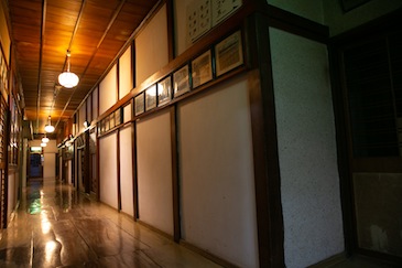 The sound of creaking hallway floorboards doesn’t mean poor construction. It was a warning sound to protect the lord from intruders.