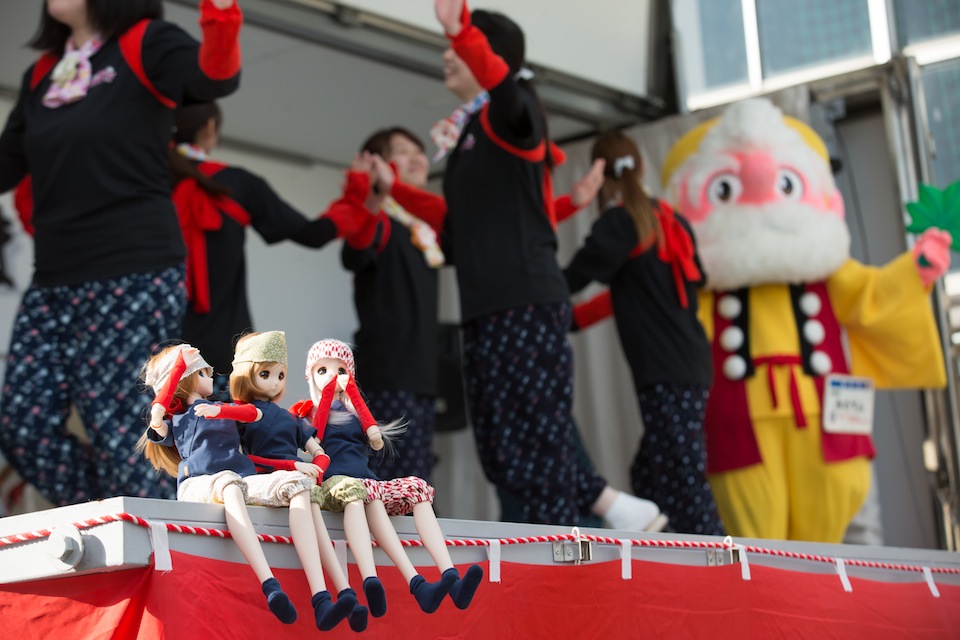 SmartDolls enjoying a soba festival.