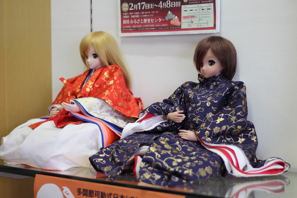 Dolls displayed at the Shinjo City Hall. The costumes change with the seasons.